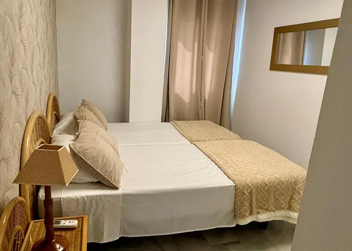 Puerto Banus Duplex Centric Waterfront 3 Bedroom Appartamento
